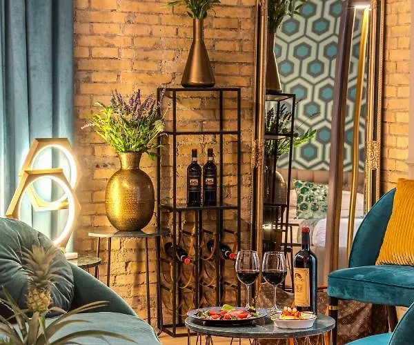 Tree Charme Parliament Boutique Roma
