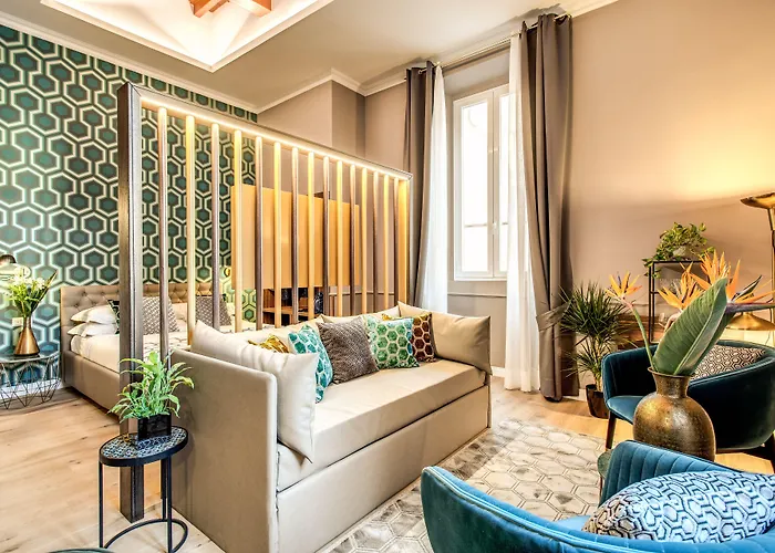Tree Charme Parliament Boutique