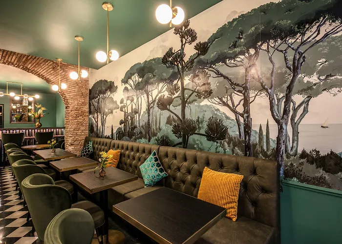 Hotel Tree Charme Parliament Boutique