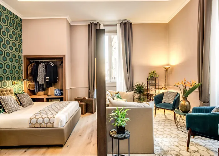 Tree Charme Parliament Boutique Hotel 3*