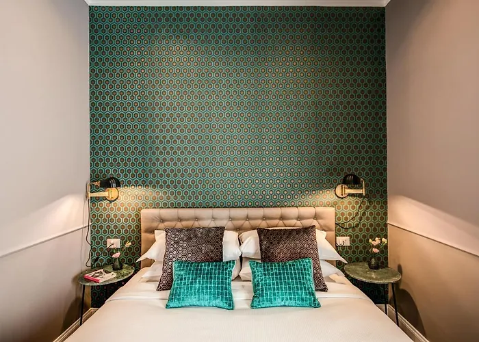 Tree Charme Parliament Boutique 3* Roma